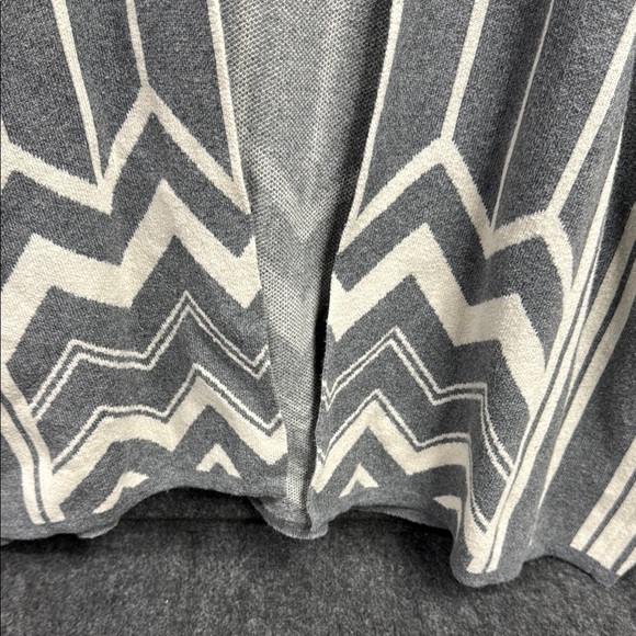 LOFT Gray and White Cardigan with Chevron Accents - Picture 3 of 4